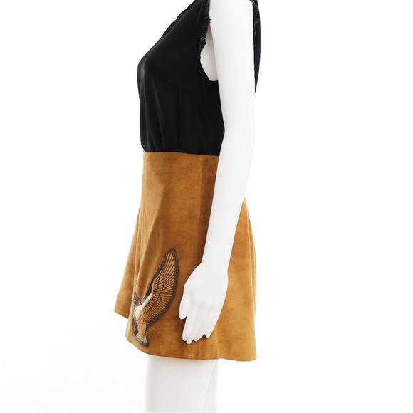 Upcycled tan suede mini skirt with eagle embroidery - Picture 6 of 10